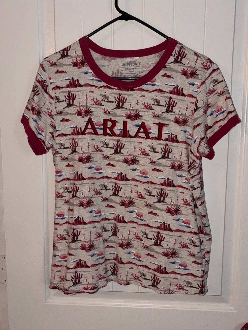 Ariat Women's Desert Scene Short Sleeve Tee in Cream and Burgundy - Picture 4 of 7